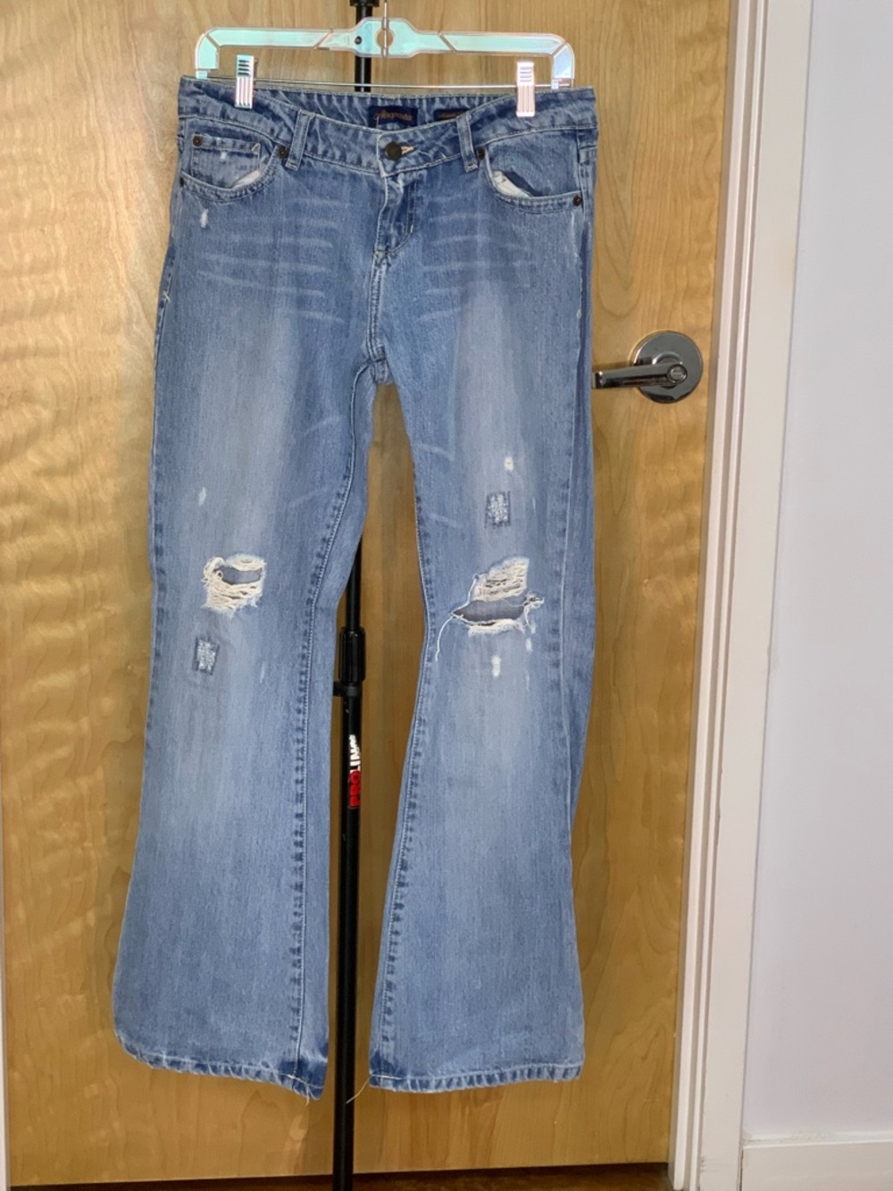 Aeropostale Light Blue Distressed Women’s Jeans size 9/10 S